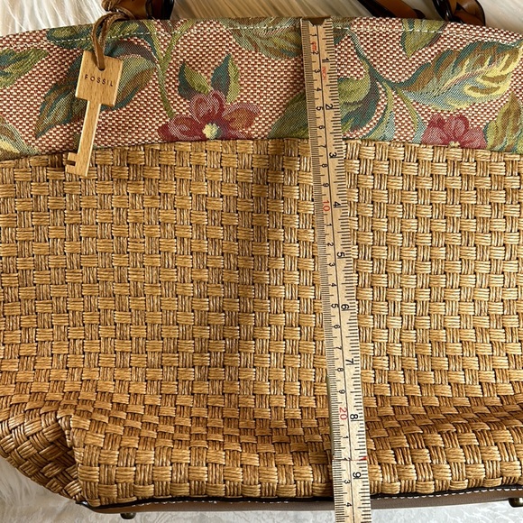 FOSSIL Woven Straw Tote Bag with Floral Tapestry Accent, Vintage Women’s Bag EUC - Picture 4 of 11